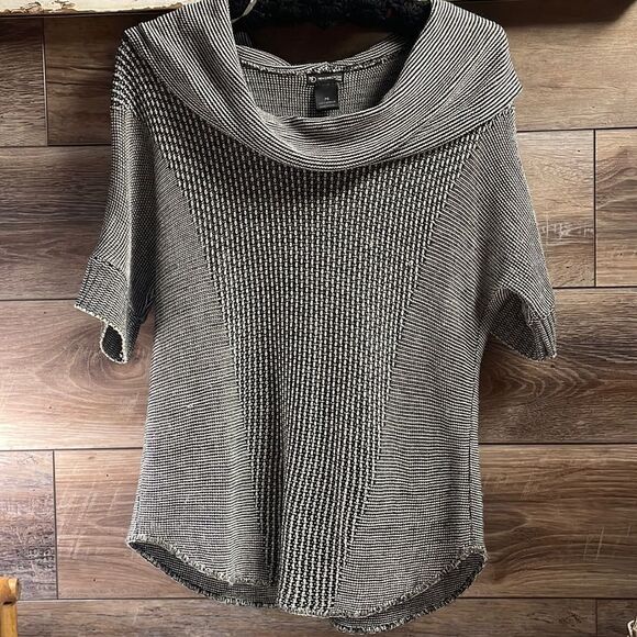 New Directions Petite Ladies Sweater Top Short Sleeve,Petite Small, Black&White - Picture 1 of 6